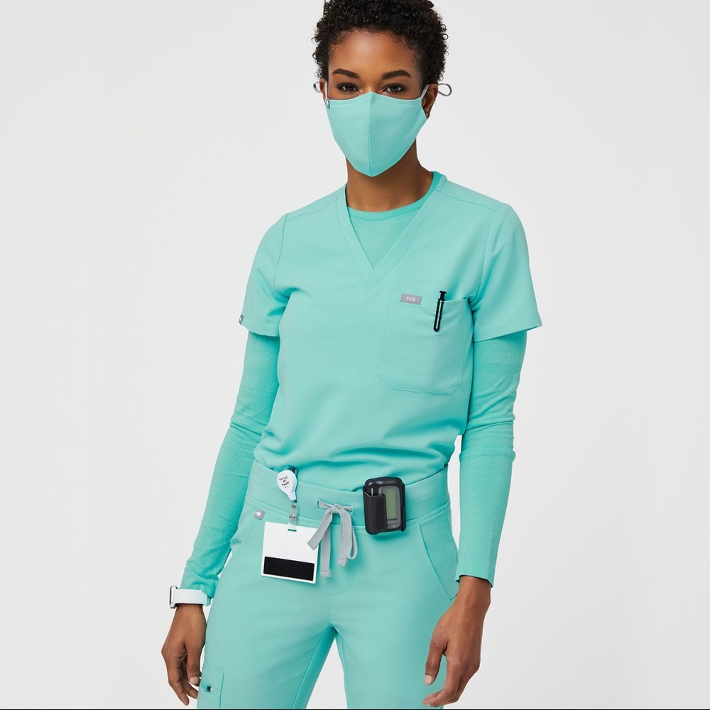Figs top BRAND NEW 
fresh aqua 
XS